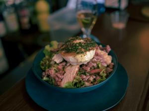 Salades et plats variés 